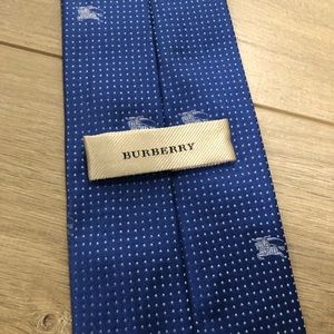 Burberry 100% silk mens tie